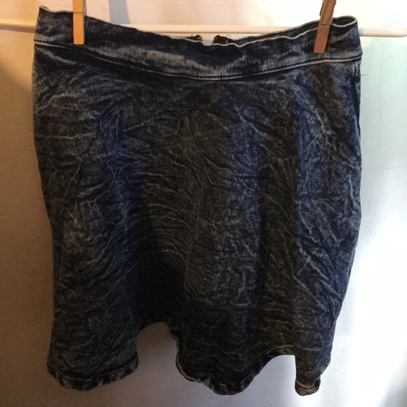 Cute Jean Acid Wash Circle Skirt with zipper on the back - Picture 2 of 3